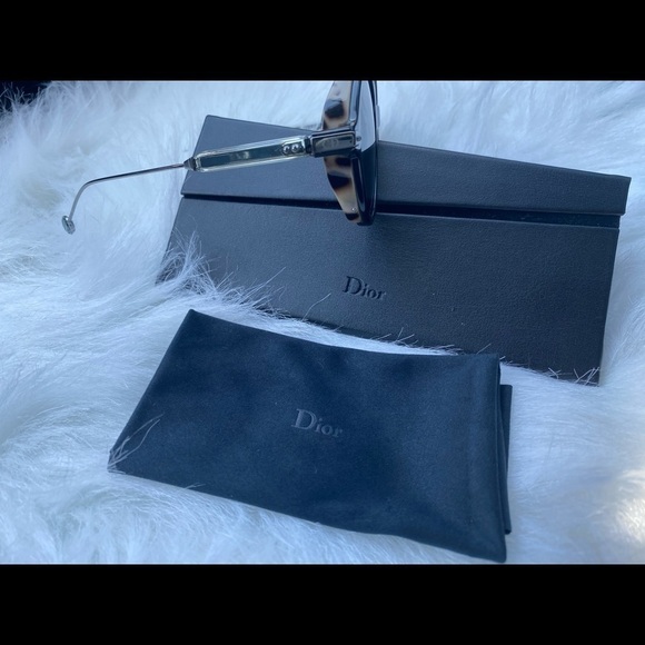 Authentic Christian Dior umbrage Sunglasses 52mm - Picture 2 of 12